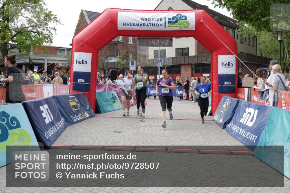 10.05.2026 - 8. Wedeler Halbmarathon Yannick Fuchs http://msf.ph/oto/9728507 10.05.2026 11:42:40 Ziel 106, 458, 581, 589, 2035 meine-sportfotos.de