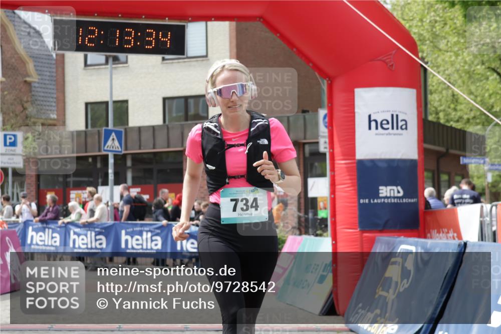 10.05.2026 - 8. Wedeler Halbmarathon Yannick Fuchs http://msf.ph/oto/9728542 10.05.2026 12:13:32 Ziel 734 meine-sportfotos.de
