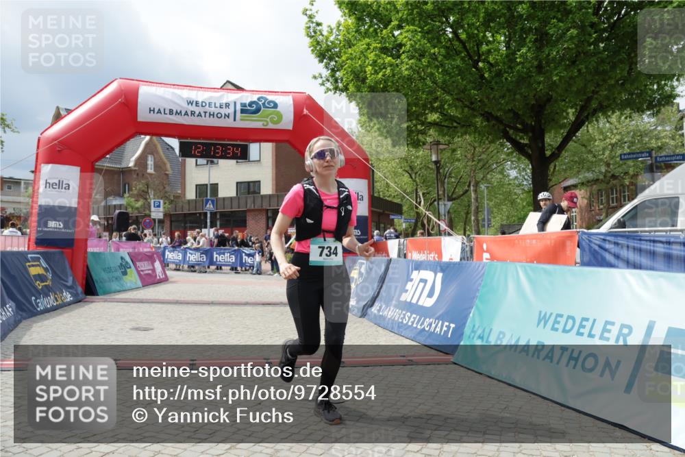 10.05.2026 - 8. Wedeler Halbmarathon Yannick Fuchs http://msf.ph/oto/9728554 10.05.2026 12:13:32 Ziel 734 meine-sportfotos.de