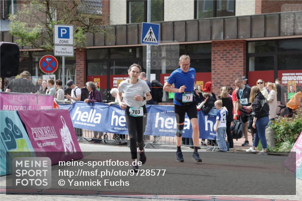 10.05.2026 - 8. Wedeler Halbmarathon Yannick Fuchs http://msf.ph/oto/9728577 10.05.2026 12:13:37 Ziel 73, 703 meine-sportfotos.de