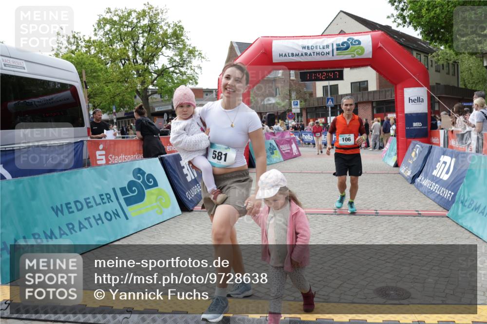 10.05.2026 - 8. Wedeler Halbmarathon Yannick Fuchs http://msf.ph/oto/9728638 10.05.2026 11:42:45 Ziel 106, 458, 581, 589, 2035, 2059 meine-sportfotos.de