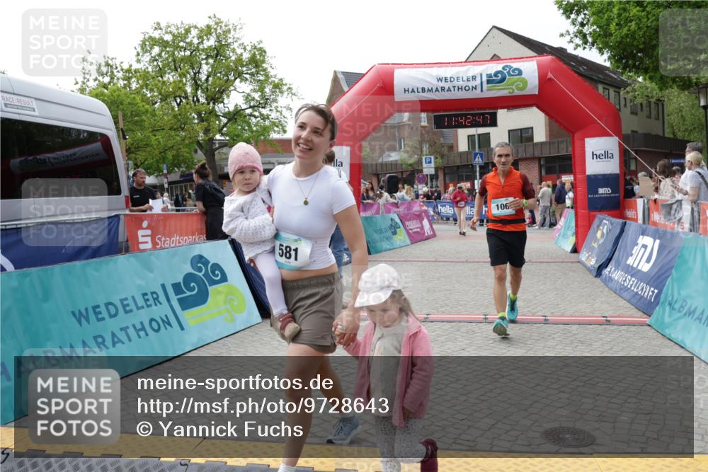 10.05.2026 - 8. Wedeler Halbmarathon Yannick Fuchs http://msf.ph/oto/9728643 10.05.2026 11:42:45 Ziel 106, 458, 581, 589, 2035, 2059 meine-sportfotos.de