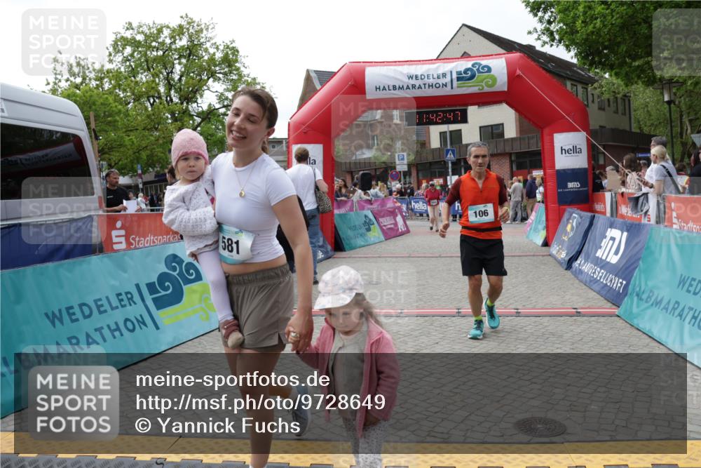 10.05.2026 - 8. Wedeler Halbmarathon Yannick Fuchs http://msf.ph/oto/9728649 10.05.2026 11:42:46 Ziel 106, 458, 581, 2059 meine-sportfotos.de