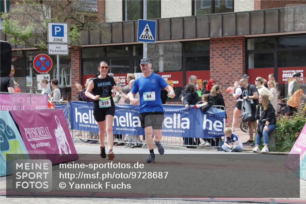 10.05.2026 - 8. Wedeler Halbmarathon Yannick Fuchs http://msf.ph/oto/9728687 10.05.2026 12:14:00 Ziel 64, 318 meine-sportfotos.de