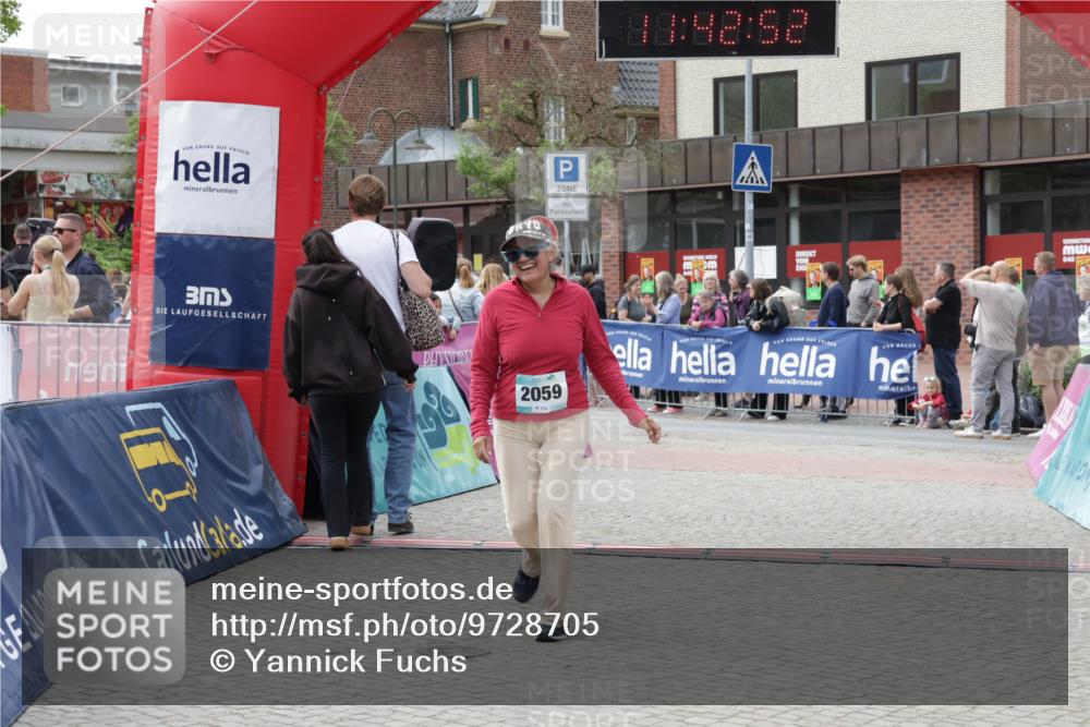 10.05.2026 - 8. Wedeler Halbmarathon Yannick Fuchs http://msf.ph/oto/9728705 10.05.2026 11:42:50 Ziel 106, 2059 meine-sportfotos.de