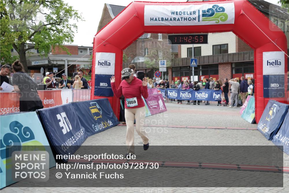 10.05.2026 - 8. Wedeler Halbmarathon Yannick Fuchs http://msf.ph/oto/9728730 10.05.2026 11:42:51 Ziel 2059 meine-sportfotos.de