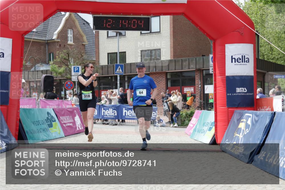 10.05.2026 - 8. Wedeler Halbmarathon Yannick Fuchs http://msf.ph/oto/9728741 10.05.2026 12:14:02 Ziel 64, 318 meine-sportfotos.de