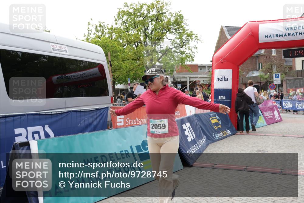 10.05.2026 - 8. Wedeler Halbmarathon Yannick Fuchs http://msf.ph/oto/9728745 10.05.2026 11:42:53 Ziel 906, 2059 meine-sportfotos.de