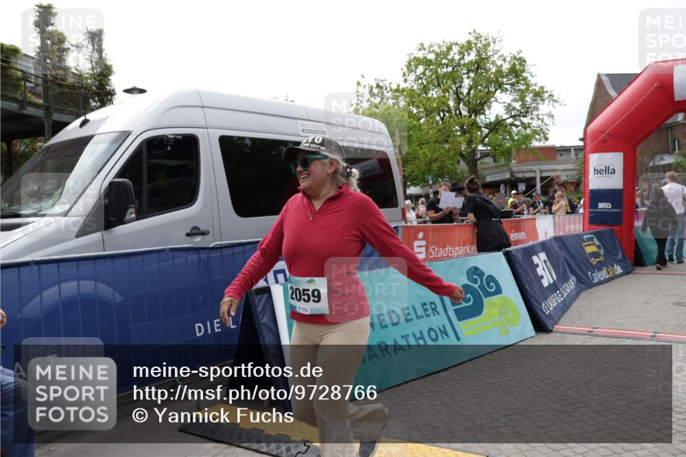 10.05.2026 - 8. Wedeler Halbmarathon Yannick Fuchs http://msf.ph/oto/9728766 10.05.2026 11:42:54 Ziel 906, 2059 meine-sportfotos.de