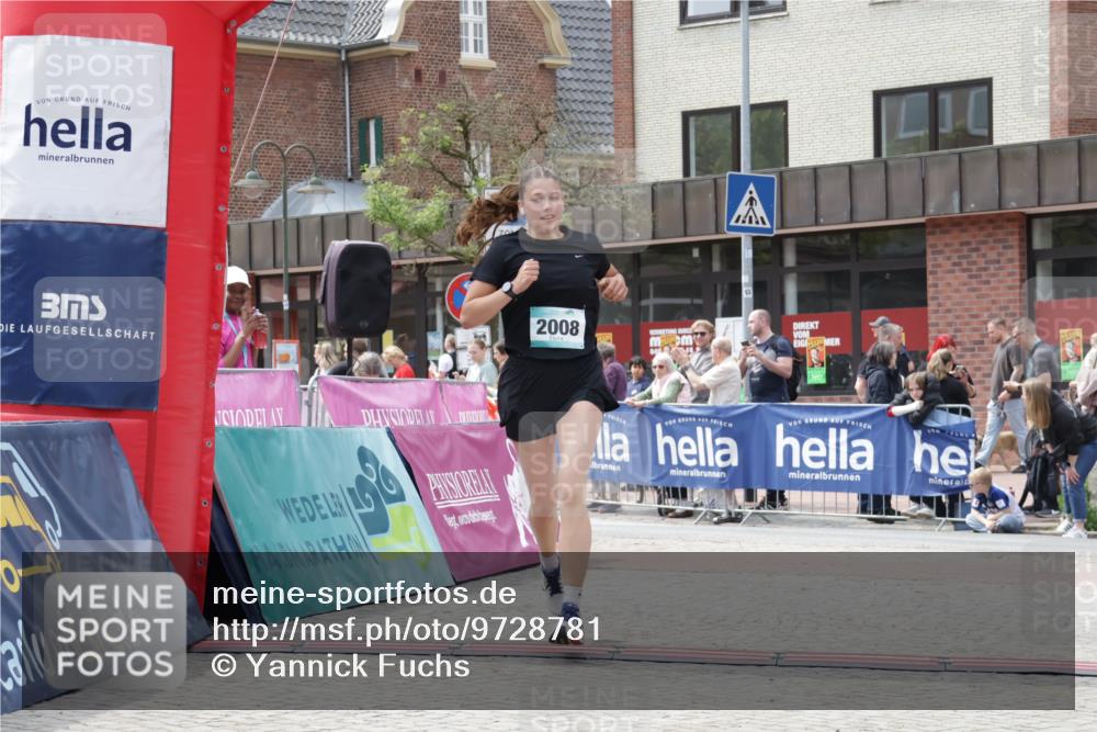 10.05.2026 - 8. Wedeler Halbmarathon Yannick Fuchs http://msf.ph/oto/9728781 10.05.2026 12:14:07 Ziel 64, 318, 2008 meine-sportfotos.de