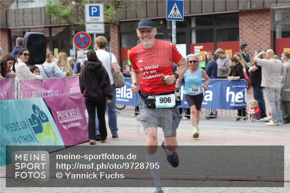 10.05.2026 - 8. Wedeler Halbmarathon Yannick Fuchs http://msf.ph/oto/9728795 10.05.2026 11:42:57 Ziel 109, 128, 906 meine-sportfotos.de