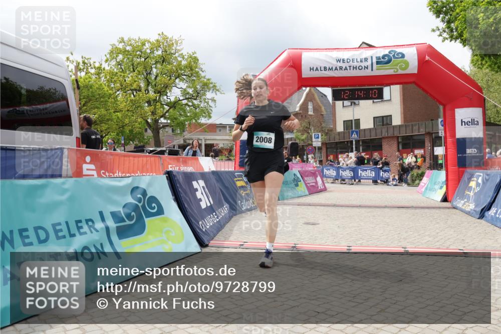 10.05.2026 - 8. Wedeler Halbmarathon Yannick Fuchs http://msf.ph/oto/9728799 10.05.2026 12:14:08 Ziel 64, 318, 2008 meine-sportfotos.de