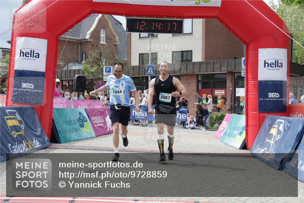 10.05.2026 - 8. Wedeler Halbmarathon Yannick Fuchs http://msf.ph/oto/9728859 10.05.2026 12:14:16 Ziel 1044, 2067 meine-sportfotos.de