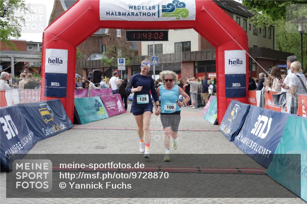 10.05.2026 - 8. Wedeler Halbmarathon Yannick Fuchs http://msf.ph/oto/9728870 10.05.2026 11:43:01 Ziel 109, 128, 649, 650, 849, 906, 973 meine-sportfotos.de