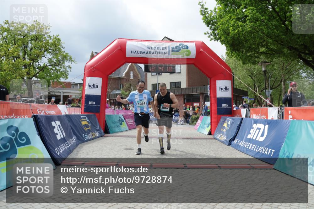 10.05.2026 - 8. Wedeler Halbmarathon Yannick Fuchs http://msf.ph/oto/9728874 10.05.2026 12:14:16 Ziel 1044, 2067 meine-sportfotos.de
