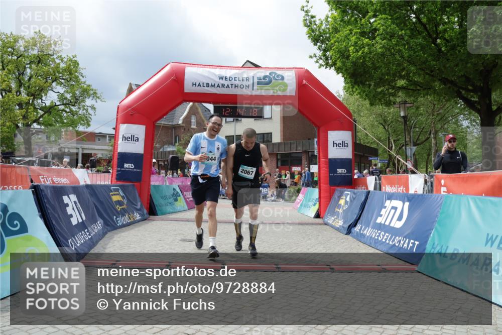 10.05.2026 - 8. Wedeler Halbmarathon Yannick Fuchs http://msf.ph/oto/9728884 10.05.2026 12:14:17 Ziel 1044, 2067 meine-sportfotos.de