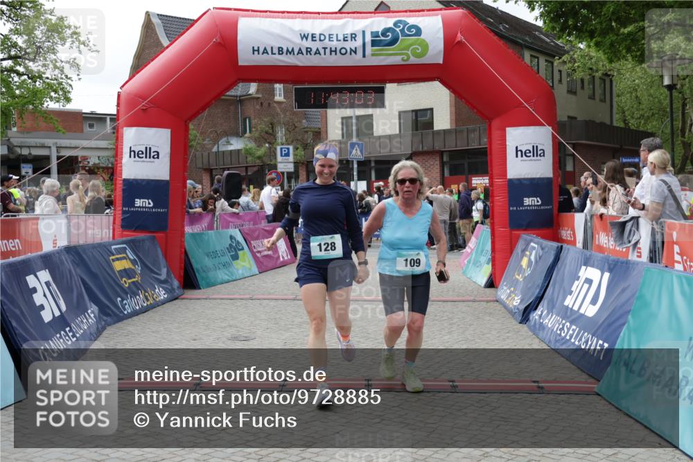 10.05.2026 - 8. Wedeler Halbmarathon Yannick Fuchs http://msf.ph/oto/9728885 10.05.2026 11:43:01 Ziel 109, 128, 649, 650, 849, 906, 973 meine-sportfotos.de