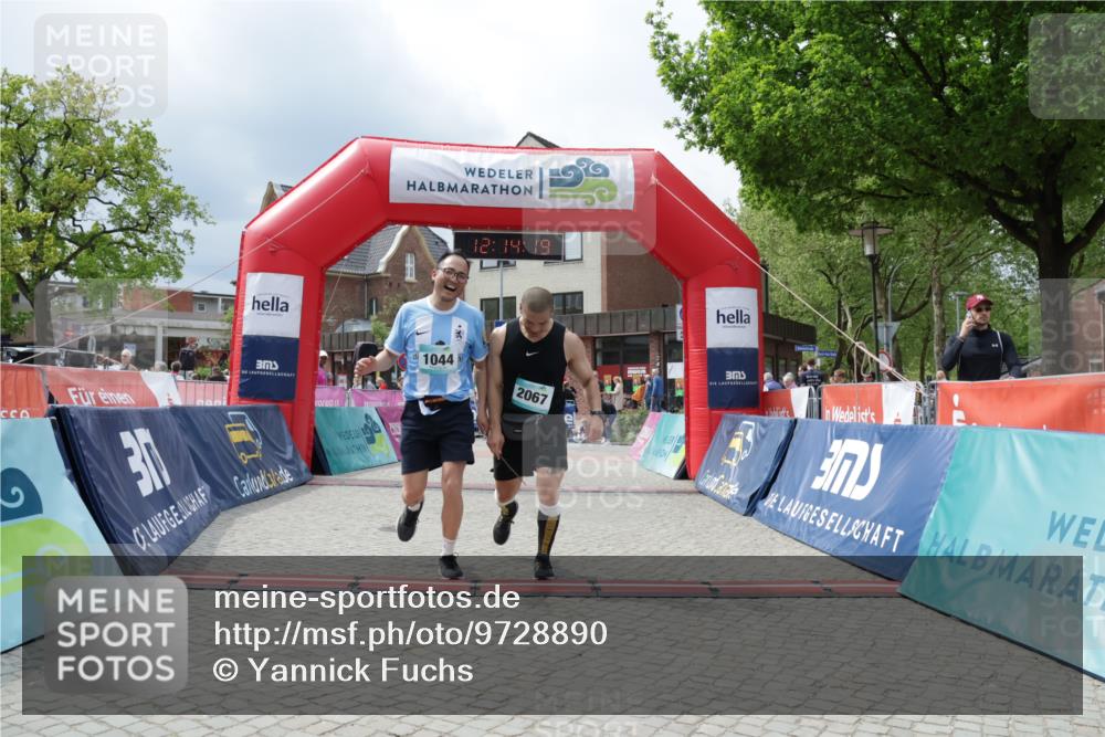 10.05.2026 - 8. Wedeler Halbmarathon Yannick Fuchs http://msf.ph/oto/9728890 10.05.2026 12:14:17 Ziel 1044, 2067 meine-sportfotos.de