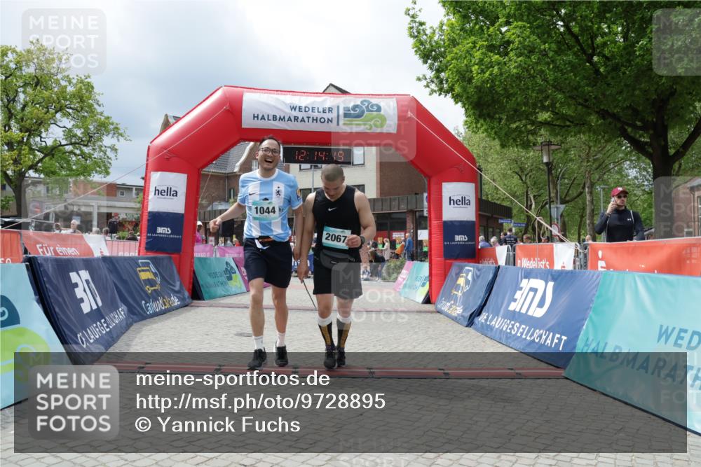 10.05.2026 - 8. Wedeler Halbmarathon Yannick Fuchs http://msf.ph/oto/9728895 10.05.2026 12:14:17 Ziel 1044, 2067 meine-sportfotos.de
