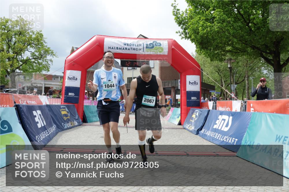 10.05.2026 - 8. Wedeler Halbmarathon Yannick Fuchs http://msf.ph/oto/9728905 10.05.2026 12:14:17 Ziel 1044, 2067 meine-sportfotos.de