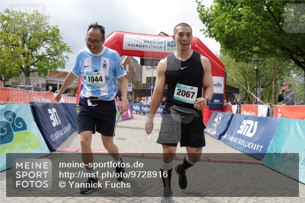10.05.2026 - 8. Wedeler Halbmarathon Yannick Fuchs http://msf.ph/oto/9728916 10.05.2026 12:14:18 Ziel 1044, 2067 meine-sportfotos.de