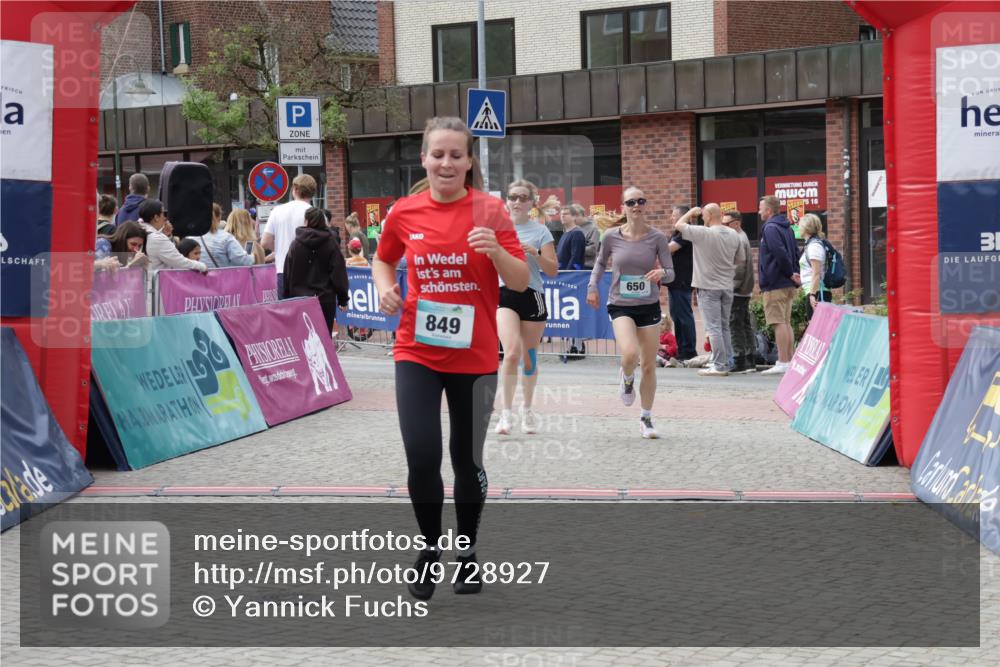 10.05.2026 - 8. Wedeler Halbmarathon Yannick Fuchs http://msf.ph/oto/9728927 10.05.2026 11:43:04 Ziel 109, 128, 649, 650, 849, 973, 2073, 2158 meine-sportfotos.de