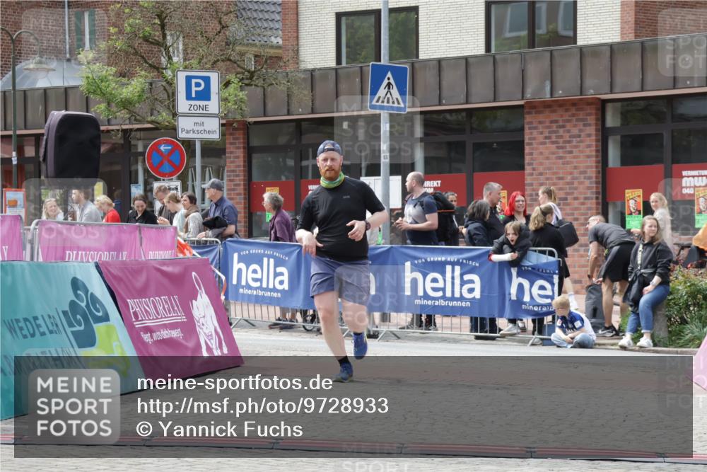 10.05.2026 - 8. Wedeler Halbmarathon Yannick Fuchs http://msf.ph/oto/9728933 10.05.2026 12:14:24 Ziel 446 meine-sportfotos.de