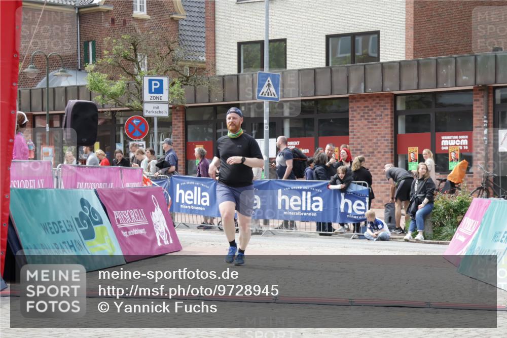 10.05.2026 - 8. Wedeler Halbmarathon Yannick Fuchs http://msf.ph/oto/9728945 10.05.2026 12:14:24 Ziel 446 meine-sportfotos.de