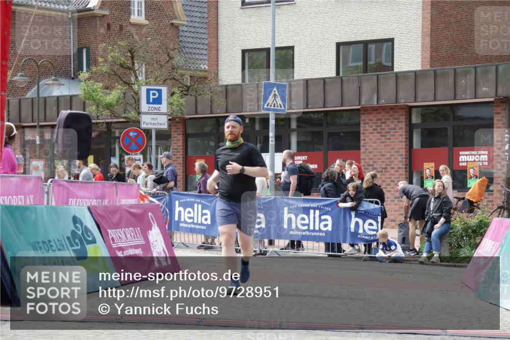 10.05.2026 - 8. Wedeler Halbmarathon Yannick Fuchs http://msf.ph/oto/9728951 10.05.2026 12:14:25 Ziel 446 meine-sportfotos.de