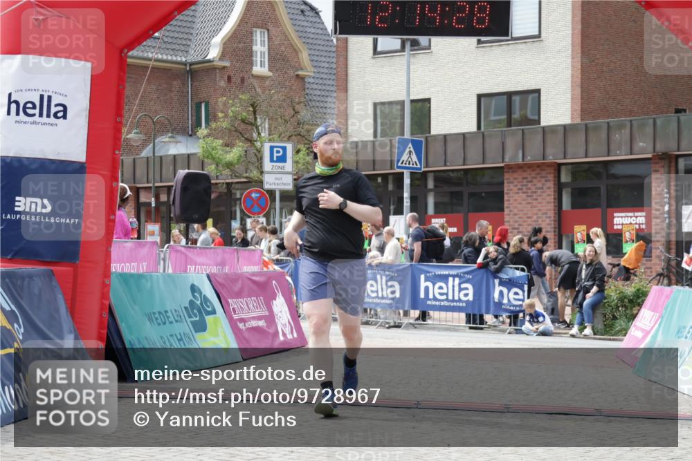 10.05.2026 - 8. Wedeler Halbmarathon Yannick Fuchs http://msf.ph/oto/9728967 10.05.2026 12:14:26 Ziel 446 meine-sportfotos.de