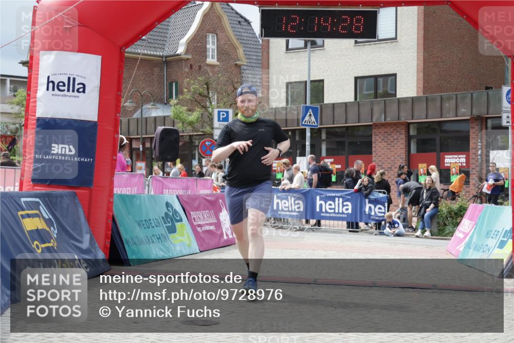 10.05.2026 - 8. Wedeler Halbmarathon Yannick Fuchs http://msf.ph/oto/9728976 10.05.2026 12:14:26 Ziel 446 meine-sportfotos.de