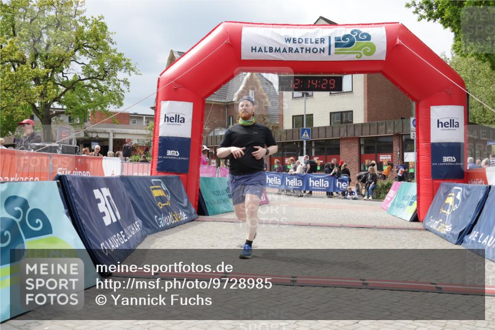 10.05.2026 - 8. Wedeler Halbmarathon Yannick Fuchs http://msf.ph/oto/9728985 10.05.2026 12:14:27 Ziel 446 meine-sportfotos.de