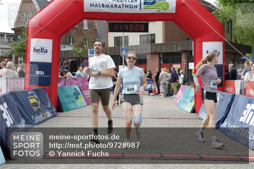 10.05.2026 - 8. Wedeler Halbmarathon Yannick Fuchs http://msf.ph/oto/9728987 10.05.2026 11:43:06 Ziel 649, 650, 849, 973, 2073, 2158 meine-sportfotos.de