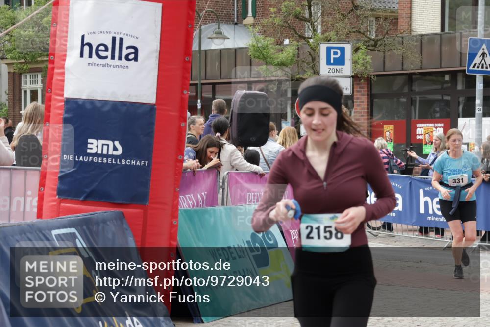 10.05.2026 - 8. Wedeler Halbmarathon Yannick Fuchs http://msf.ph/oto/9729043 10.05.2026 11:43:08 Ziel 331, 649, 650, 849, 973, 2073, 2158 meine-sportfotos.de