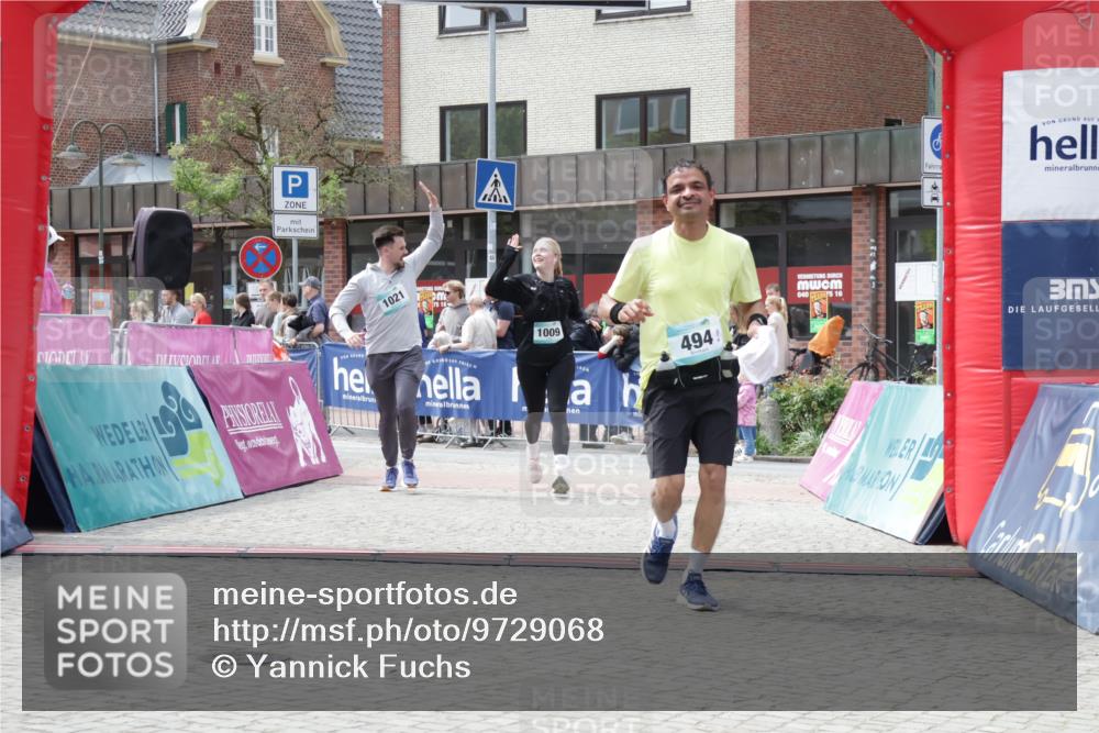 10.05.2026 - 8. Wedeler Halbmarathon Yannick Fuchs http://msf.ph/oto/9729068 10.05.2026 12:14:44 Ziel 494, 1009, 1021 meine-sportfotos.de