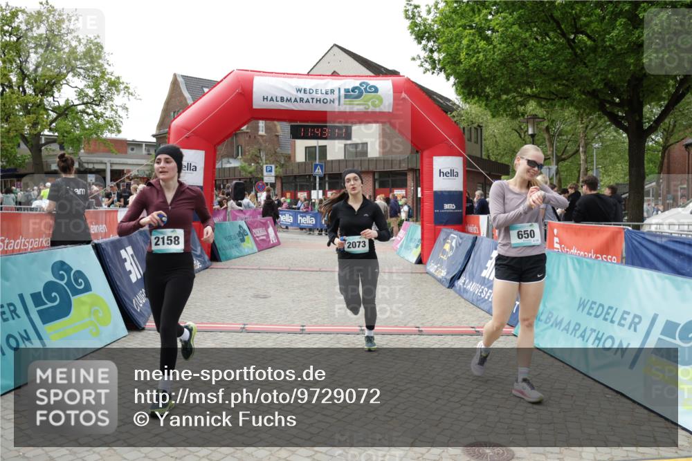 10.05.2026 - 8. Wedeler Halbmarathon Yannick Fuchs http://msf.ph/oto/9729072 10.05.2026 11:43:09 Ziel 331, 649, 650, 849, 973, 2073, 2158 meine-sportfotos.de