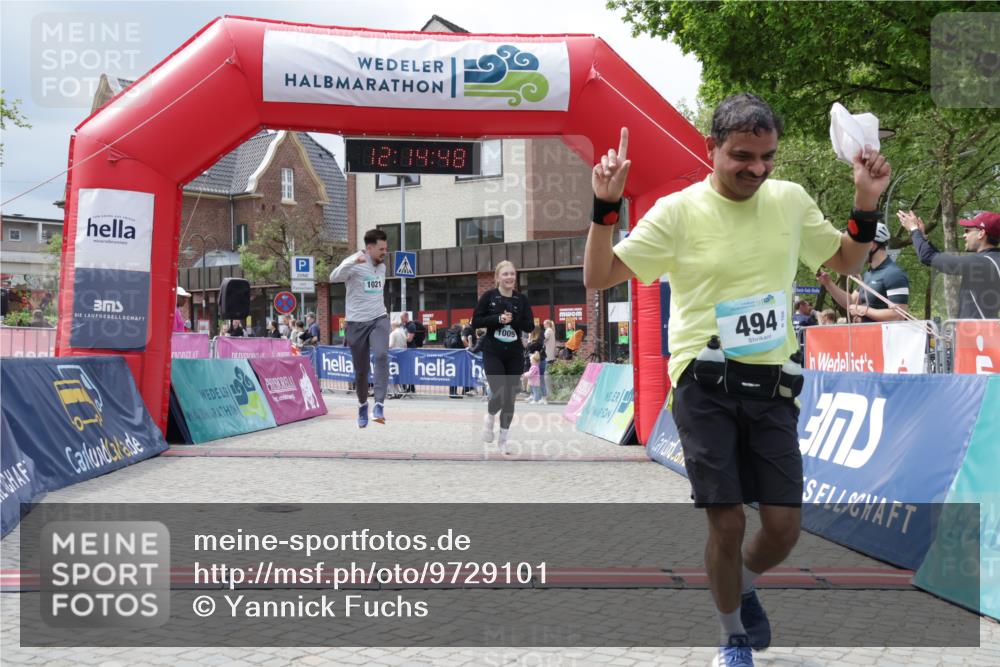 10.05.2026 - 8. Wedeler Halbmarathon Yannick Fuchs http://msf.ph/oto/9729101 10.05.2026 12:14:46 Ziel 231, 494, 1009, 1021 meine-sportfotos.de