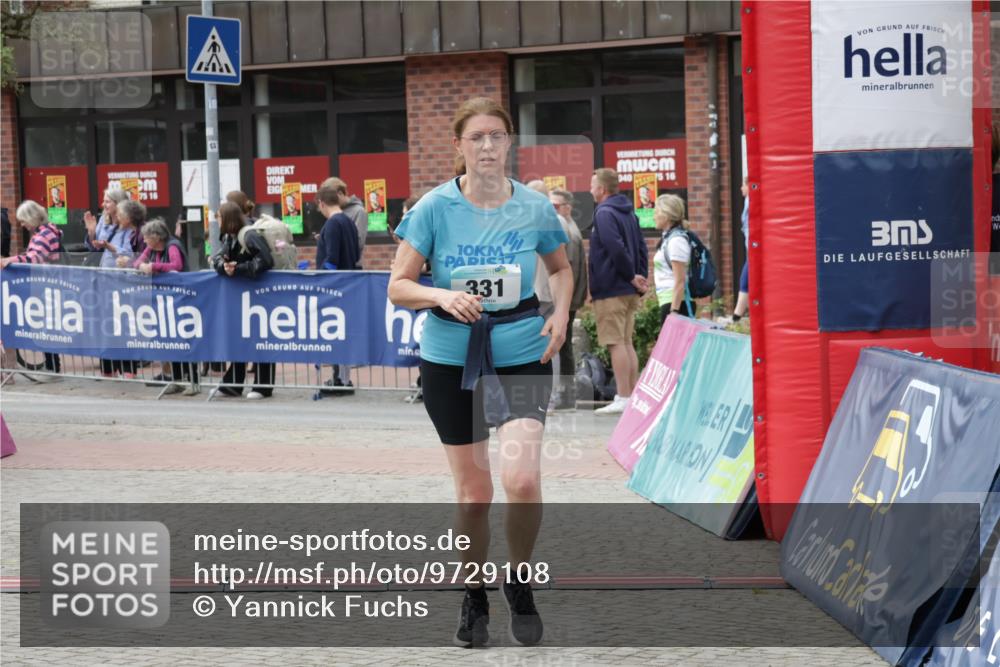 10.05.2026 - 8. Wedeler Halbmarathon Yannick Fuchs http://msf.ph/oto/9729108 10.05.2026 11:43:11 Ziel 331, 973, 2073, 2158 meine-sportfotos.de