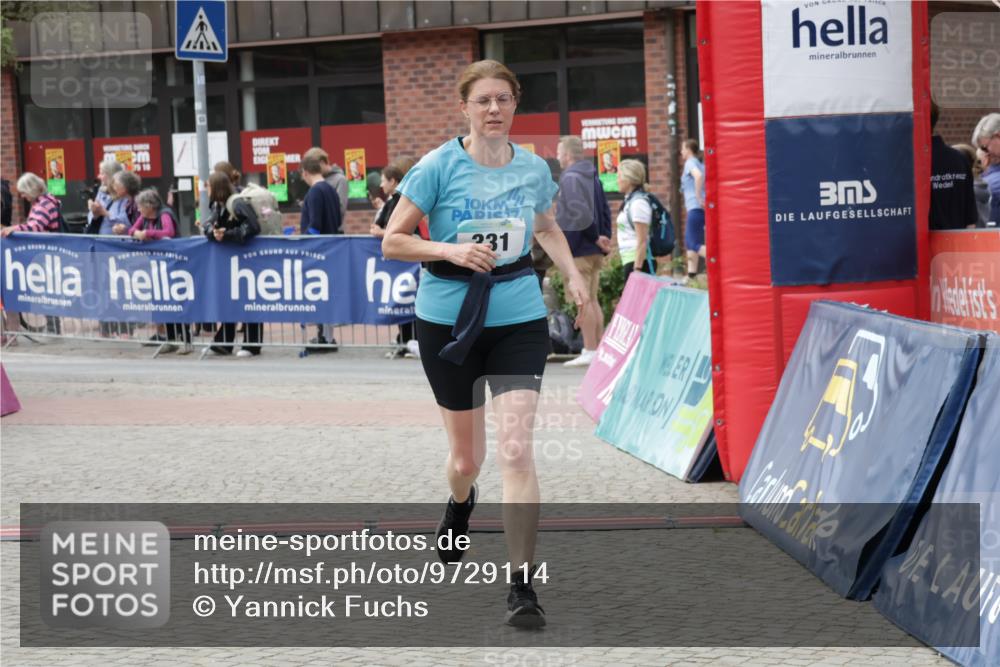 10.05.2026 - 8. Wedeler Halbmarathon Yannick Fuchs http://msf.ph/oto/9729114 10.05.2026 11:43:12 Ziel 331, 2073, 2158 meine-sportfotos.de