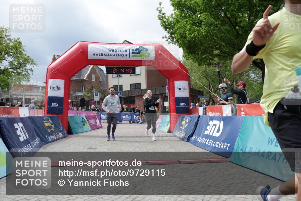 10.05.2026 - 8. Wedeler Halbmarathon Yannick Fuchs http://msf.ph/oto/9729115 10.05.2026 12:14:47 Ziel 231, 494, 1009, 1021 meine-sportfotos.de