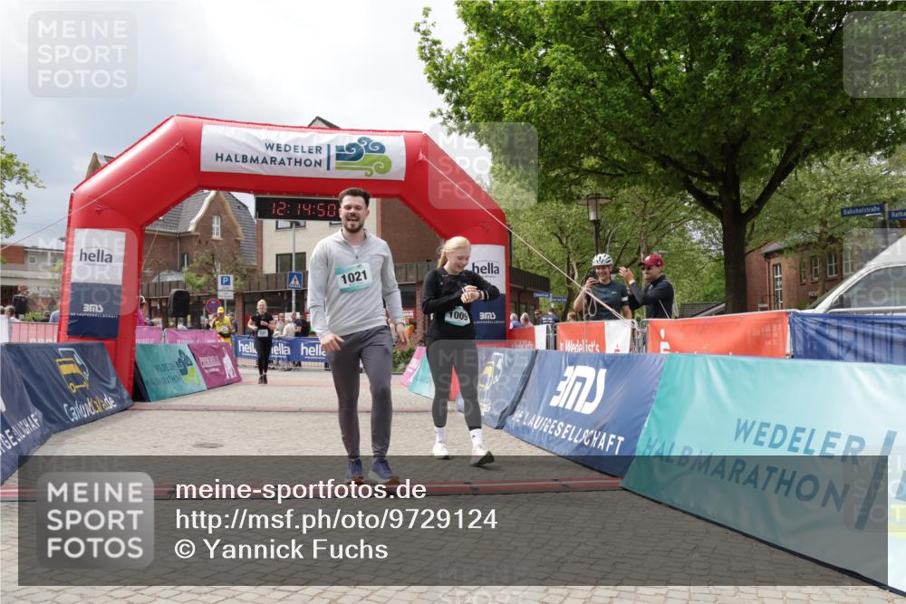 10.05.2026 - 8. Wedeler Halbmarathon Yannick Fuchs http://msf.ph/oto/9729124 10.05.2026 12:14:48 Ziel 231, 494, 1009, 1021 meine-sportfotos.de