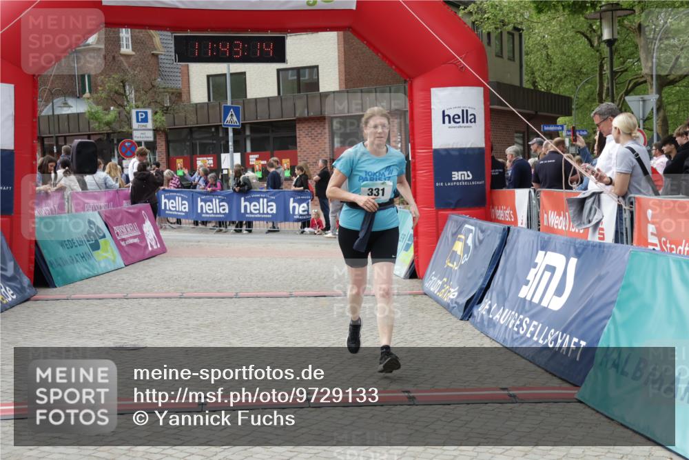 10.05.2026 - 8. Wedeler Halbmarathon Yannick Fuchs http://msf.ph/oto/9729133 10.05.2026 11:43:12 Ziel 331, 2073, 2158 meine-sportfotos.de