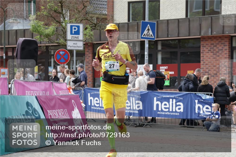 10.05.2026 - 8. Wedeler Halbmarathon Yannick Fuchs http://msf.ph/oto/9729163 10.05.2026 12:14:51 Ziel 27, 231, 1009, 1021 meine-sportfotos.de