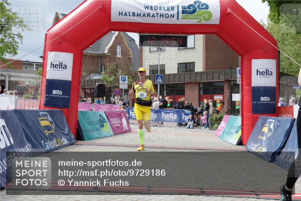 10.05.2026 - 8. Wedeler Halbmarathon Yannick Fuchs http://msf.ph/oto/9729186 10.05.2026 12:14:52 Ziel 27, 231, 1009, 1021 meine-sportfotos.de
