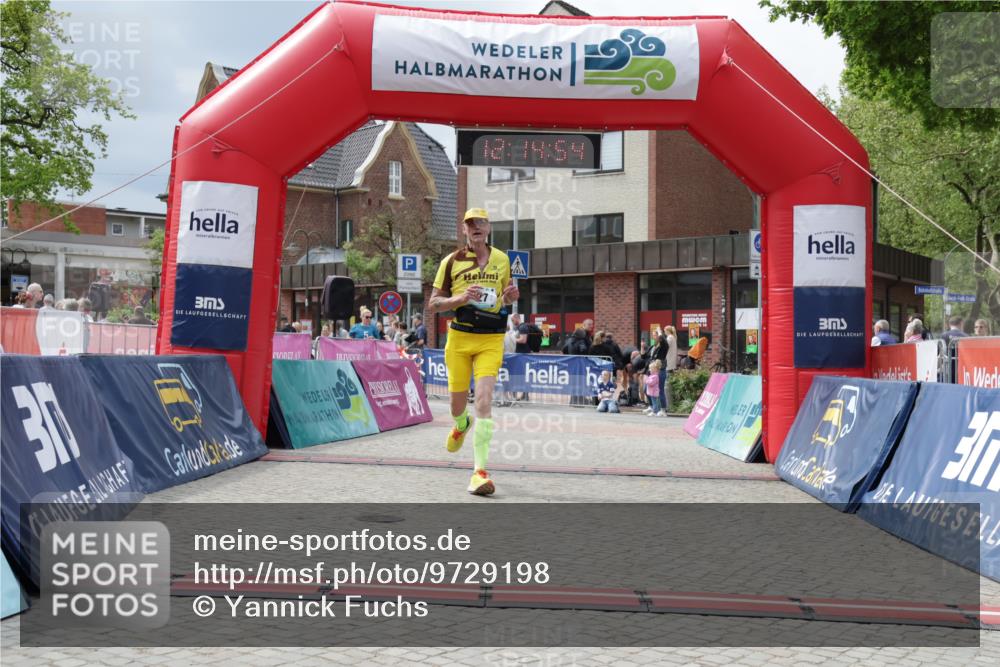 10.05.2026 - 8. Wedeler Halbmarathon Yannick Fuchs http://msf.ph/oto/9729198 10.05.2026 12:14:53 Ziel 27, 143, 231 meine-sportfotos.de