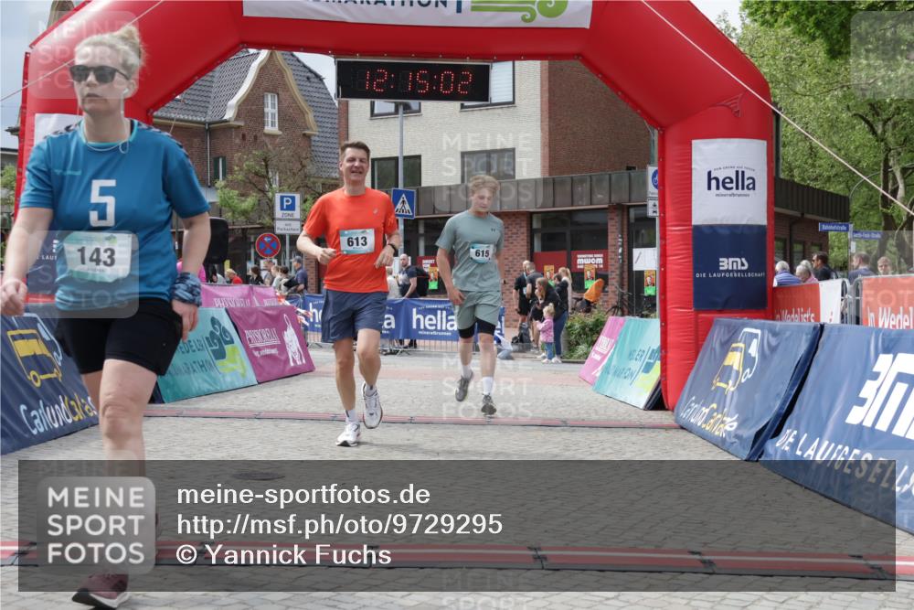 10.05.2026 - 8. Wedeler Halbmarathon Yannick Fuchs http://msf.ph/oto/9729295 10.05.2026 12:15:00 Ziel 143, 613, 615 meine-sportfotos.de