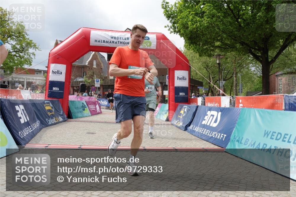 10.05.2026 - 8. Wedeler Halbmarathon Yannick Fuchs http://msf.ph/oto/9729333 10.05.2026 12:15:02 Ziel 143, 415, 613, 615 meine-sportfotos.de