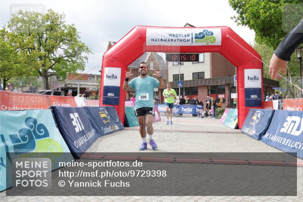 10.05.2026 - 8. Wedeler Halbmarathon Yannick Fuchs http://msf.ph/oto/9729398 10.05.2026 12:15:08 Ziel 396, 415 meine-sportfotos.de