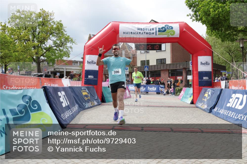 10.05.2026 - 8. Wedeler Halbmarathon Yannick Fuchs http://msf.ph/oto/9729403 10.05.2026 12:15:08 Ziel 396, 415 meine-sportfotos.de