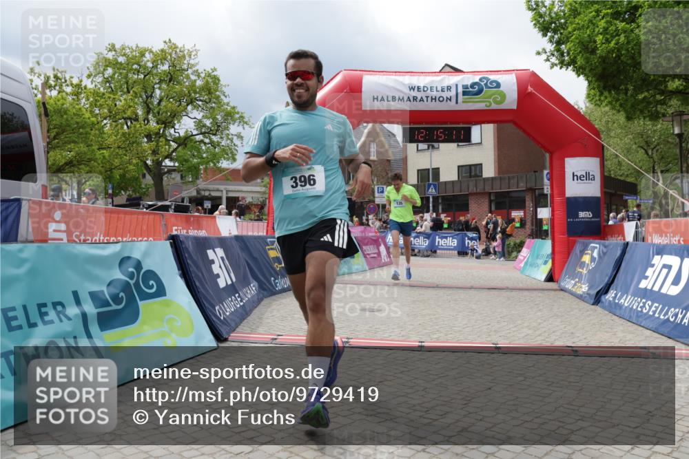 10.05.2026 - 8. Wedeler Halbmarathon Yannick Fuchs http://msf.ph/oto/9729419 10.05.2026 12:15:09 Ziel 396, 415 meine-sportfotos.de